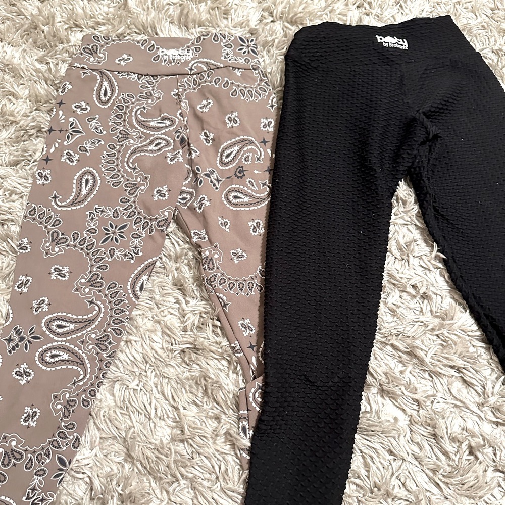 Bundle of Booty by Brabants leggings Like New